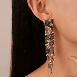 🔥🔥🆕Elegant Golden Dangle Leopard Tassel Earrings
